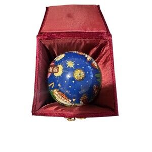 2005 Pier 1 Imports LI Bien Hand Painted Glass  Nativity Round Ornament